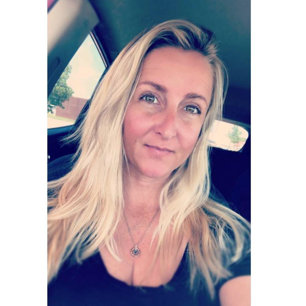 Meet your Posher, Courtney